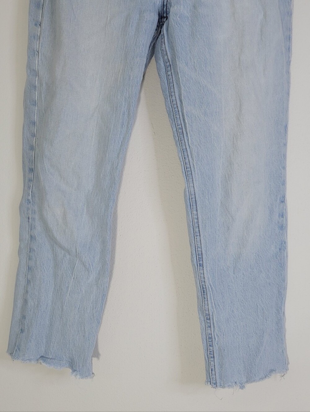Abercrombie & Fitch Women Size 27/4 R Light Wash Cropped Women's Jeans - Picture 5 of 9